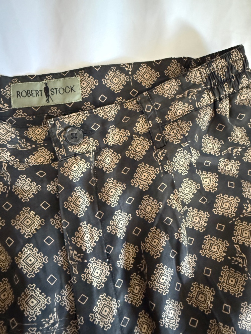 Vintage 90’s Robert Stock Black & Beige Geometric & Bird Design Silk Shorts - M - Picture 4 of 12